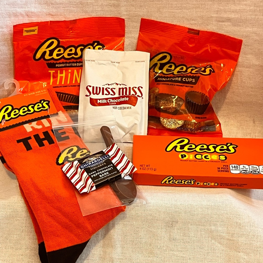 Nostalgic Reese’s and Swiss Miss Sock and Snack Bundle